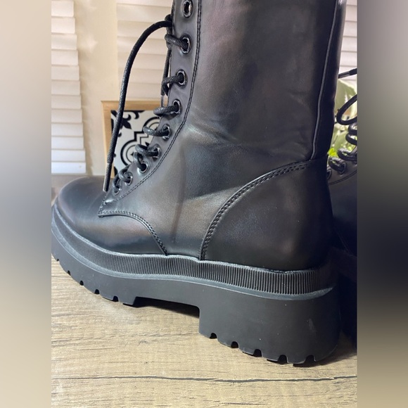 NWT Topshop Khloe Faux Leather Black Lace Up MOTO Boot Sold By Nordstrom 10.5 - Picture 6 of 8